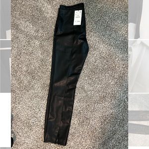 Black leather pants size L